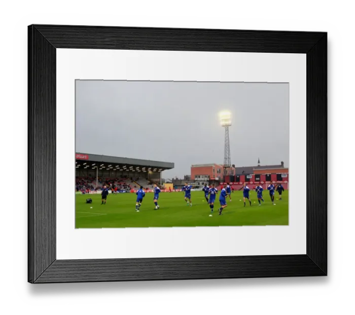 Framed Print : Everton Players Prepare for Bohemians Friendly at Dalymount Park (15 August 2011) Framed Print : Everton Players Prepare for Bohemians Friendly at Dalymount Park (15 August 2011)