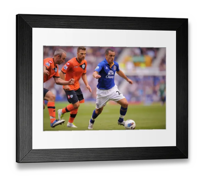 Framed Print : Leon Osman in Action: Everton vs. Queens Park Rangers, Barclays Premier League (2011) Framed Print : Leon Osman in Action: Everton vs. Queens Park Rangers, Barclays Premier League (2011)