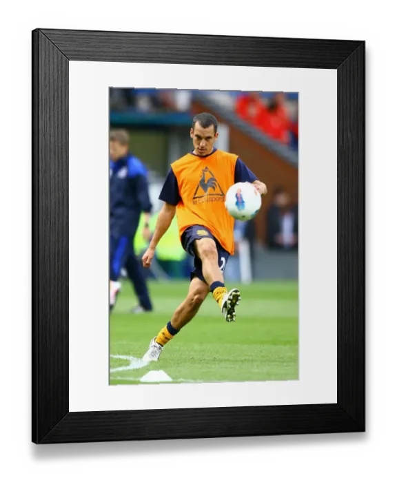 Framed Print : Leon Osman in Action: Everton vs. Blackburn Rovers, Barclays Premier League (27 August 2011) Framed Print : Leon Osman in Action: Everton vs. Blackburn Rovers, Barclays Premier League (27 August 2011)