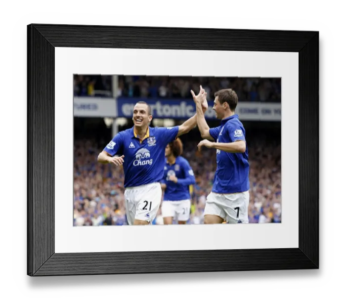 Framed Print : Osman and Bilyaletdinov: Everton's Jubilant First-Goal Reaction vs Aston Villa (10.09.2011, Premier League)