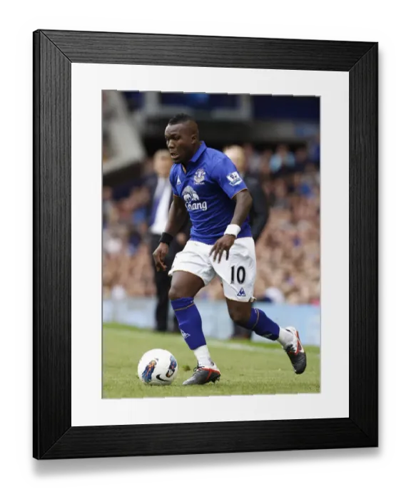 Framed Print : Royston Drenthe in Action: Everton vs. Aston Villa, Barclays Premier League at Goodison Park (10 September 2011) Framed Print : Royston Drenthe in Action: Everton vs. Aston Villa, Barclays Premier League at Goodison Park (10 September 2011)