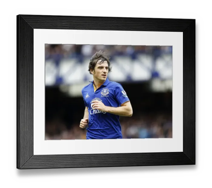 Framed Print : Everton's Leighton Baines in Action against Aston Villa, Barclays Premier League, Goodison Park (September 10, 2011) Framed Print : Everton's Leighton Baines in Action against Aston Villa, Barclays Premier League, Goodison Park (September 10, 2011)