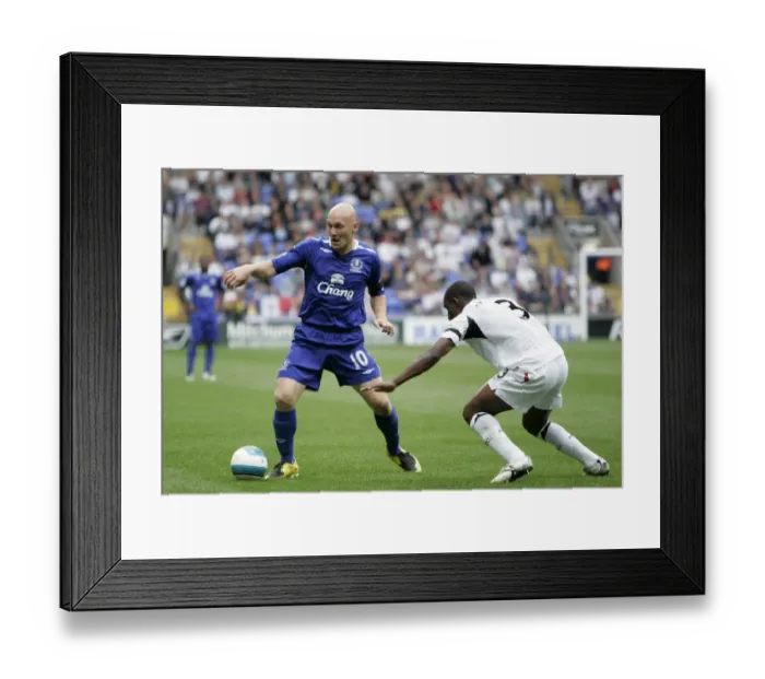 Framed Print : Thomas Gravesen in Action: Everton vs. Bolton Wanderers, Premier League 07-08 Framed Print : Thomas Gravesen in Action: Everton vs. Bolton Wanderers, Premier League 07-08