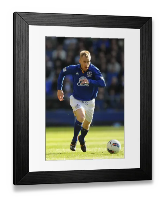 Framed Print : Tony Hibbert at Goodison Park: Everton vs Wigan Athletic, Barclays Premier League (September 17, 2011) Framed Print : Tony Hibbert at Goodison Park: Everton vs Wigan Athletic, Barclays Premier League (September 17, 2011)