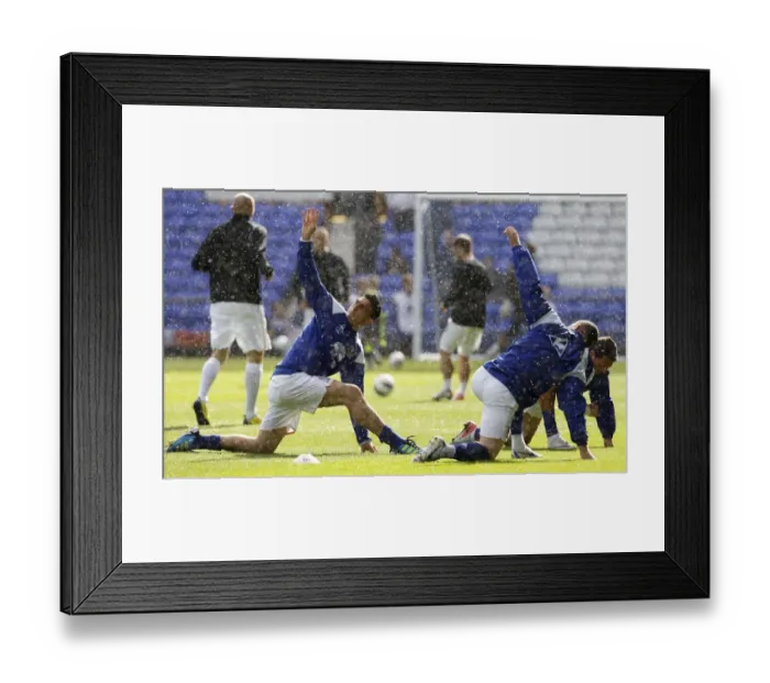 Framed Print : Everton's Denis Stracqualursi Gears Up for Kick-off Against Wigan Athletic at Goodison Park, Barclays Premier League (September 17, 2011)