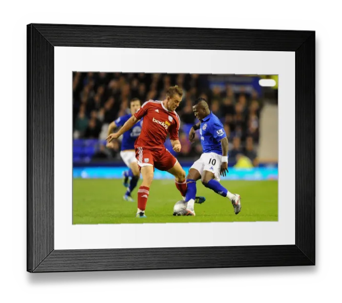 Framed Print : Battle for the Ball: Royston Drenthe vs. Simon Cox - Everton vs. West Bromwich Albion, Carling Cup Clash (September 21, 2011) Framed Print : Battle for the Ball: Royston Drenthe vs. Simon Cox - Everton vs. West Bromwich Albion, Carling Cup Clash (September 21, 2011)