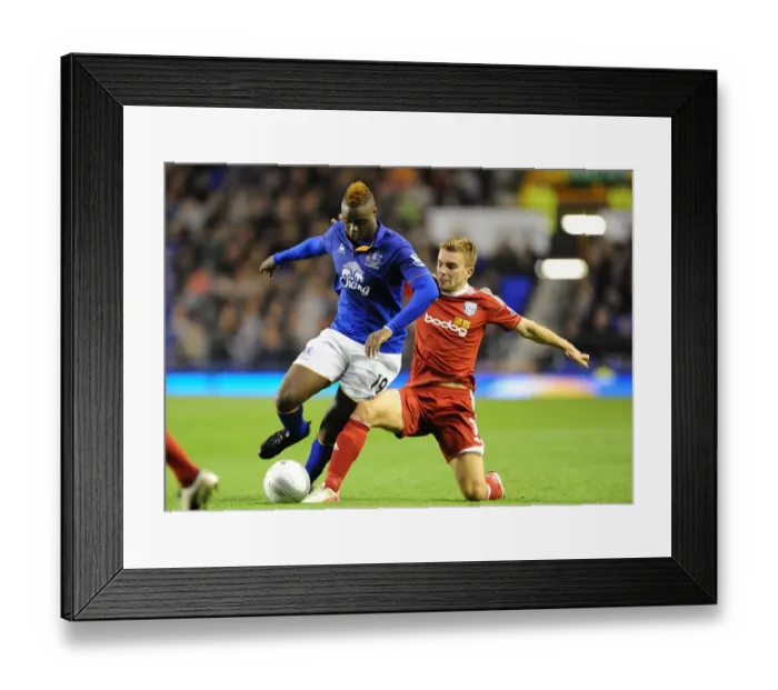 Framed Print : Battling for Supremacy: Gueye vs Morrison at Goodison Park (Carling Cup 2011) Framed Print : Battling for Supremacy: Gueye vs Morrison at Goodison Park (Carling Cup 2011)