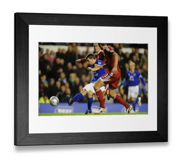 Framed Print : Seamus Coleman's Strike: Everton vs. West Bromwich Albion in Carling Cup Round 3 (2011) Framed Print : Seamus Coleman's Strike: Everton vs. West Bromwich Albion in Carling Cup Round 3 (2011)