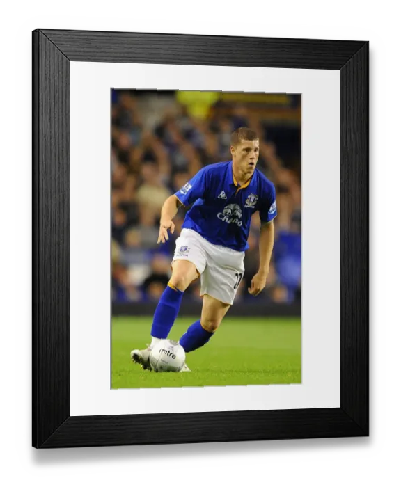 Framed Print : Ross Barkley in Action: Everton vs. West Bromwich Albion, Carling Cup Round 3, Goodison Park (September 2011) Framed Print : Ross Barkley in Action: Everton vs. West Bromwich Albion, Carling Cup Round 3, Goodison Park (September 2011)