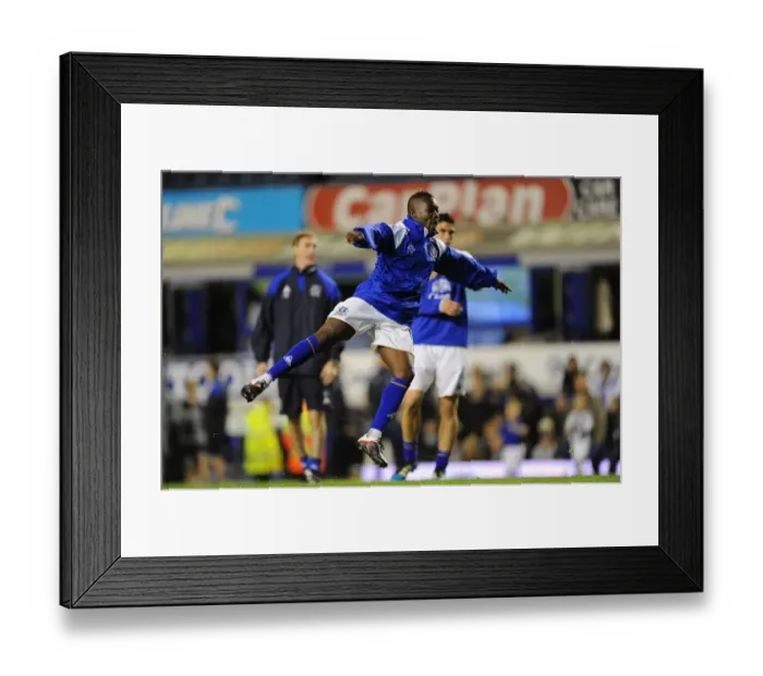 Framed Print : Royston Drenthe in Action for Everton against West Bromwich Albion in Carling Cup Third Round, Goodison Park (September 21, 2011)