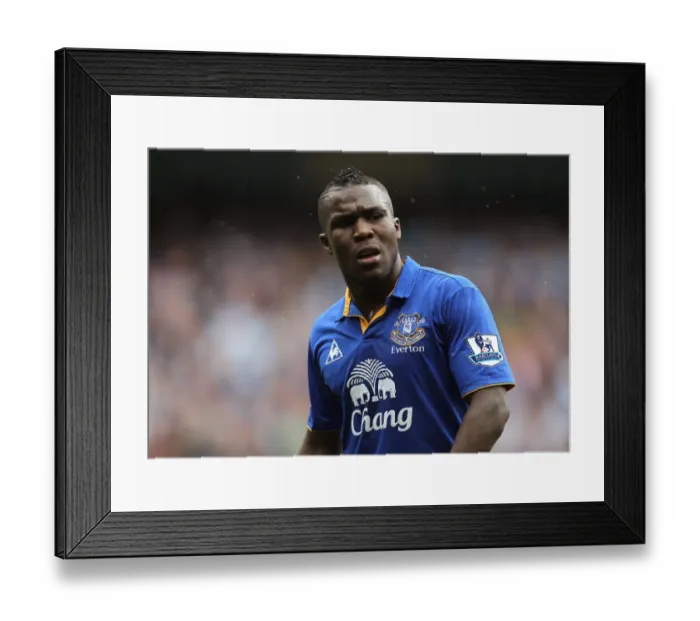Framed Print : Royston Drenthe of Everton in Action against Manchester City (24 September 2011) Framed Print : Royston Drenthe of Everton in Action against Manchester City (24 September 2011)