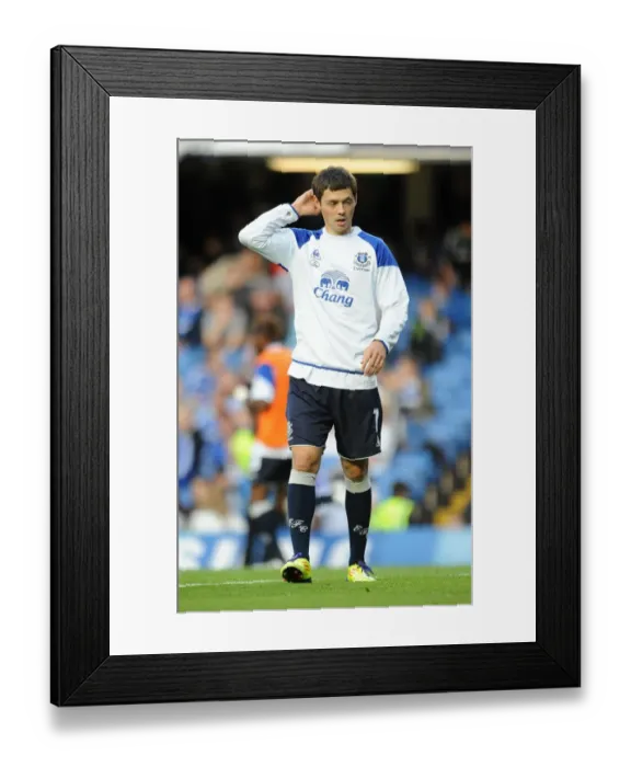 Framed Print : Diniyar Bilyaletdinov of Everton in Pre-Match Warm-Up at Stamford Bridge Before Chelsea vs Everton (15 October 2011) Framed Print : Diniyar Bilyaletdinov of Everton in Pre-Match Warm-Up at Stamford Bridge Before Chelsea vs Everton (15 October 2011)
