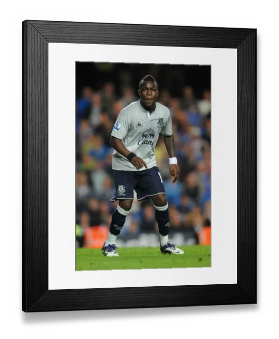 Framed Print : Clash at Stamford Bridge: Royston Drenthe Leads Everton's Charge (BPL, 15 October 2011) Framed Print : Clash at Stamford Bridge: Royston Drenthe Leads Everton's Charge (BPL, 15 October 2011)