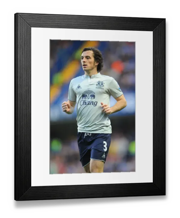 Framed Print : Leighton Baines in Action: Everton vs. Chelsea, Barclays Premier League (15 October 2011) Framed Print : Leighton Baines in Action: Everton vs. Chelsea, Barclays Premier League (15 October 2011)