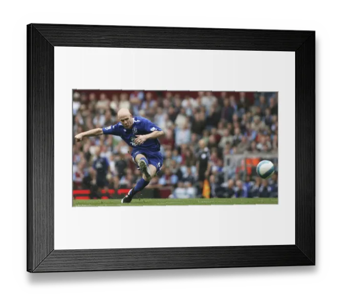 Framed Print : Everton's Andrew Johnson Thunders a Shot at Aston Villa in Barclays Premier League Framed Print : Everton's Andrew Johnson Thunders a Shot at Aston Villa in Barclays Premier League