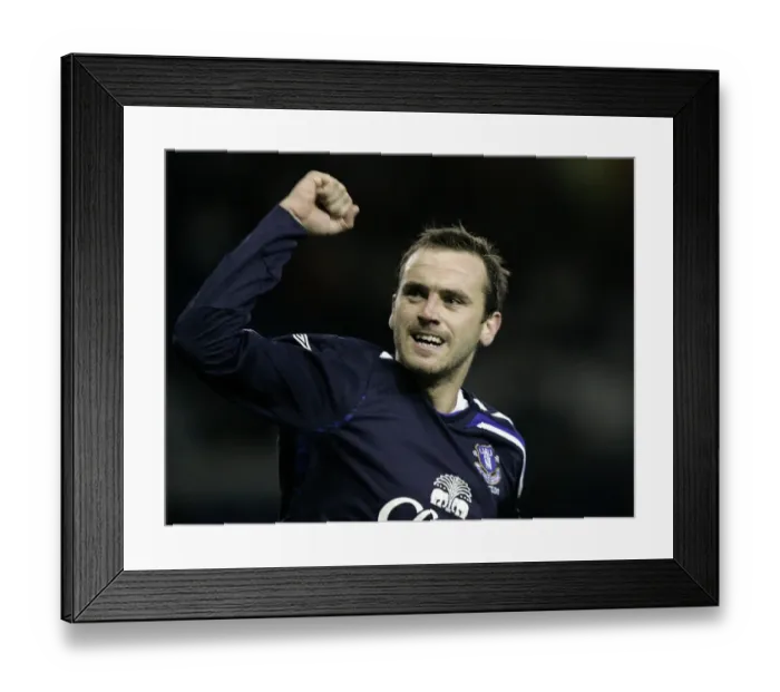 Framed Print : McFadden's Stunner: Everton's Historic Goal in Sheffield Wednesday's Carling Cup Third Round, September 2007