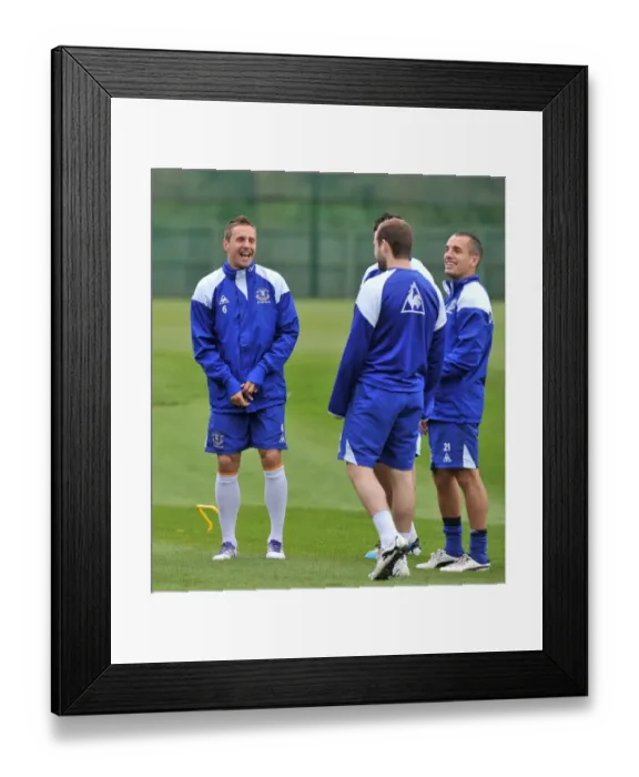 Framed Print : Everton FC: Jagielka in Training at Finch Farm - Barclays Premier League Framed Print : Everton FC: Jagielka in Training at Finch Farm - Barclays Premier League