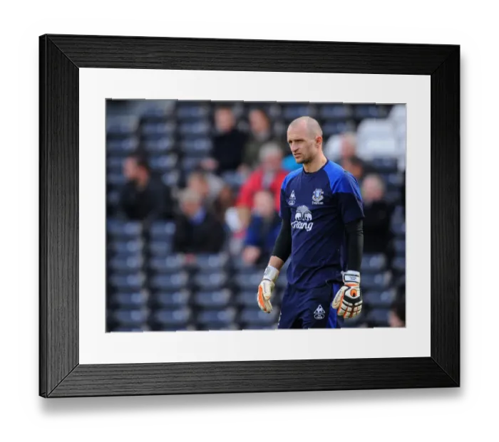 Framed Print : Clash at Craven Cottage: Fulham vs. Everton, Barclays Premier League (October 2011) Framed Print : Clash at Craven Cottage: Fulham vs. Everton, Barclays Premier League (October 2011)