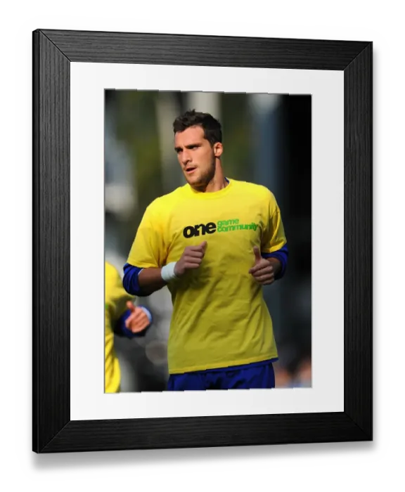 Framed Print : Apostolos Vellios Scores the Game-Winning Goal for Everton against Fulham (October 23, 2011, Craven Cottage) Framed Print : Apostolos Vellios Scores the Game-Winning Goal for Everton against Fulham (October 23, 2011, Craven Cottage)