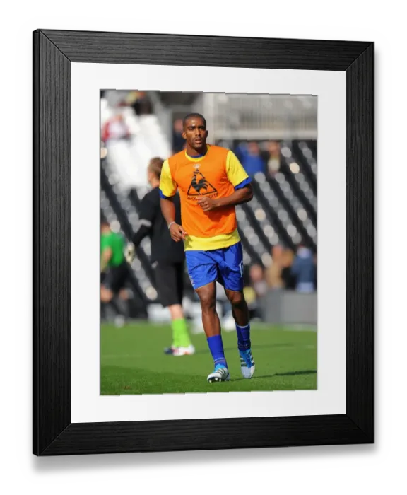 Framed Print : Distin at Craven Cottage: Everton's Defender in Action against Fulham (23 October 2011), Barclays Premier League Framed Print : Distin at Craven Cottage: Everton's Defender in Action against Fulham (23 October 2011), Barclays Premier League