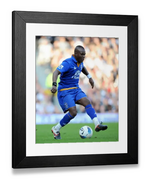 Framed Print : Royston Drenthe at Craven Cottage: Everton vs. Fulham in the Barclays Premier League (October 23, 2011) Framed Print : Royston Drenthe at Craven Cottage: Everton vs. Fulham in the Barclays Premier League (October 23, 2011)
