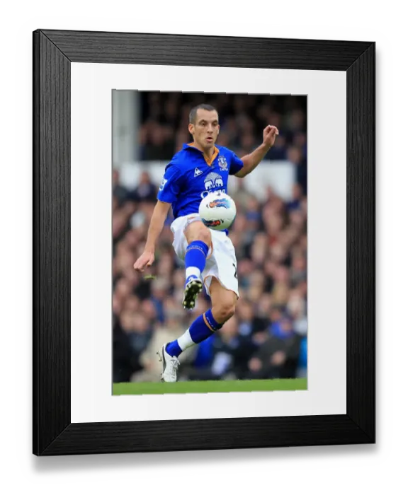 Framed Print : Osman at Goodison: Everton vs Manchester United, Barclays Premier League (2011) Framed Print : Osman at Goodison: Everton vs Manchester United, Barclays Premier League (2011)