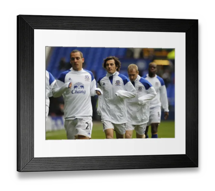 Framed Print : Everton FC: Pre-Match Huddle - Osman, Baines, Hibbert, and Saha at Goodison Park (Everton vs Manchester United, Barclays Premier League, 2011) Framed Print : Everton FC: Pre-Match Huddle - Osman, Baines, Hibbert, and Saha at Goodison Park (Everton vs Manchester United, Barclays Premier League, 2011)