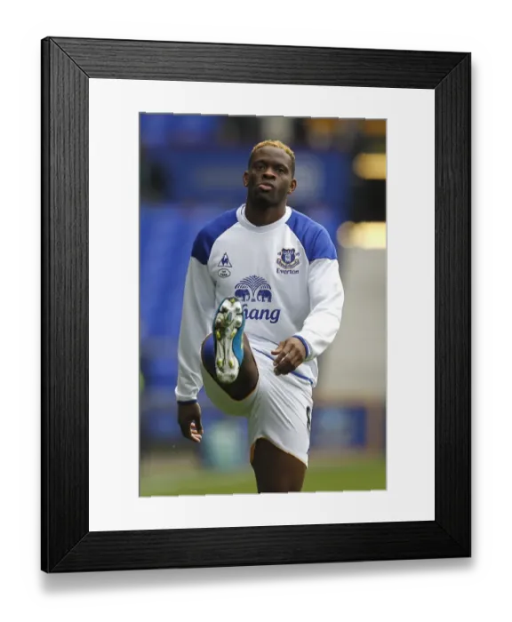 Framed Print : Louis Saha's Focus: Everton Star Warms Up Ahead of Everton vs Manchester United (29 October 2011) Framed Print : Louis Saha's Focus: Everton Star Warms Up Ahead of Everton vs Manchester United (29 October 2011)