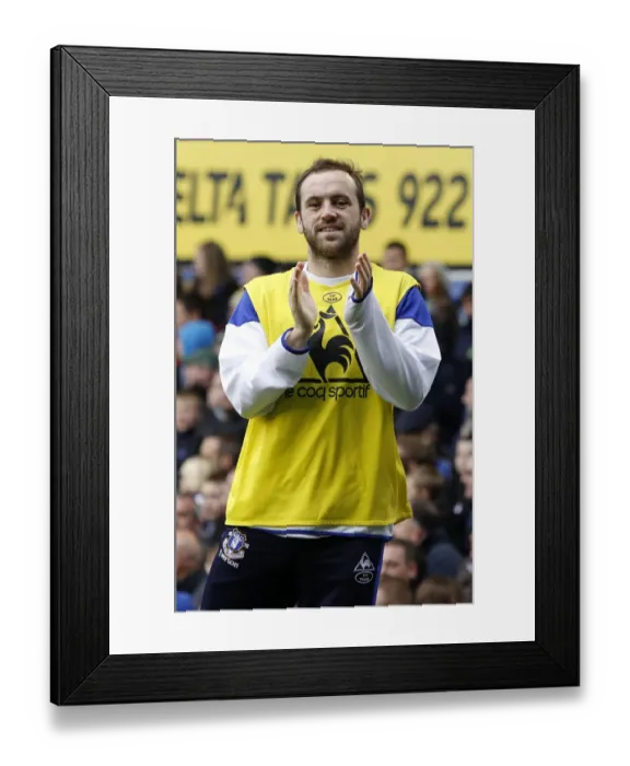 Framed Print : Thrilling McFadden Strike: Everton vs Manchester United, Barclays Premier League (29 October 2011), Goodison Park Framed Print : Thrilling McFadden Strike: Everton vs Manchester United, Barclays Premier League (29 October 2011), Goodison Park