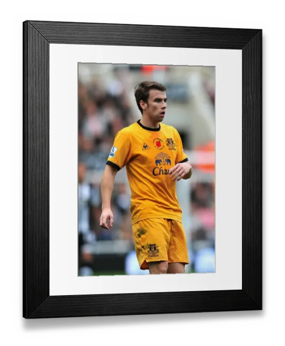 Framed Print : Seamus Coleman in Action: Everton vs. Newcastle United, Premier League (Nov. 2011) Framed Print : Seamus Coleman in Action: Everton vs. Newcastle United, Premier League (Nov. 2011)