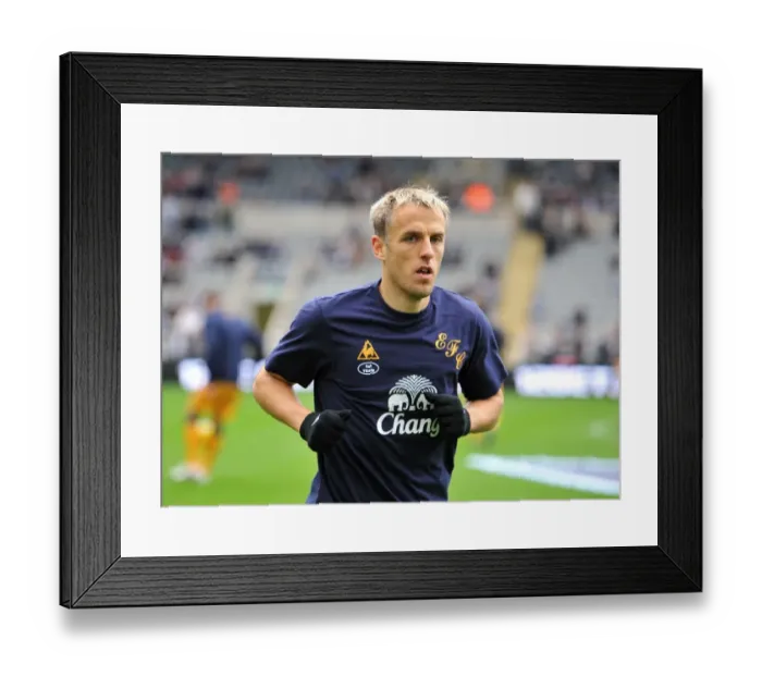 Framed Print : Everton's Phil Neville Faces Newcastle United at St. James Park (Barclays Premier League, 05 November 2011) Framed Print : Everton's Phil Neville Faces Newcastle United at St. James Park (Barclays Premier League, 05 November 2011)