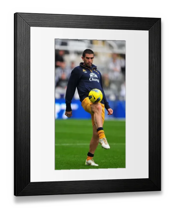Framed Print : Denis Stracqualursi vs Newcastle: Everton's Striker Faces Off at St. James Park (November 2011) Framed Print : Denis Stracqualursi vs Newcastle: Everton's Striker Faces Off at St. James Park (November 2011)