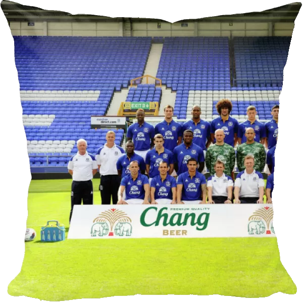 Official Everton 2011-12 Squad Photo