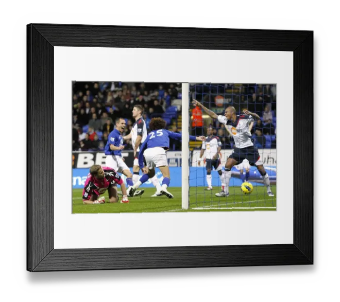 Framed Print : Barclays Premier League - Bolton Wanderers v Everton - Reebok Stadium Framed Print : Barclays Premier League - Bolton Wanderers v Everton - Reebok Stadium