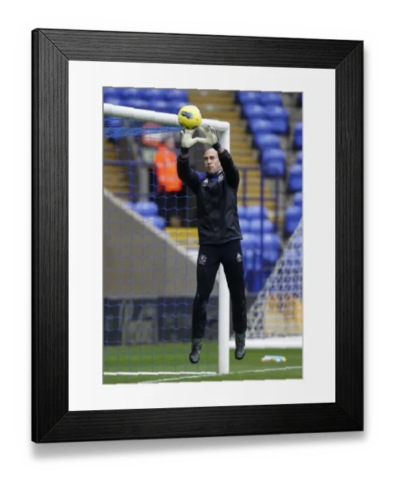 Framed Print : Tim Howard: Everton's Focused Goalkeeper Gears Up for Bolton Wanderers Clash Framed Print : Tim Howard: Everton's Focused Goalkeeper Gears Up for Bolton Wanderers Clash