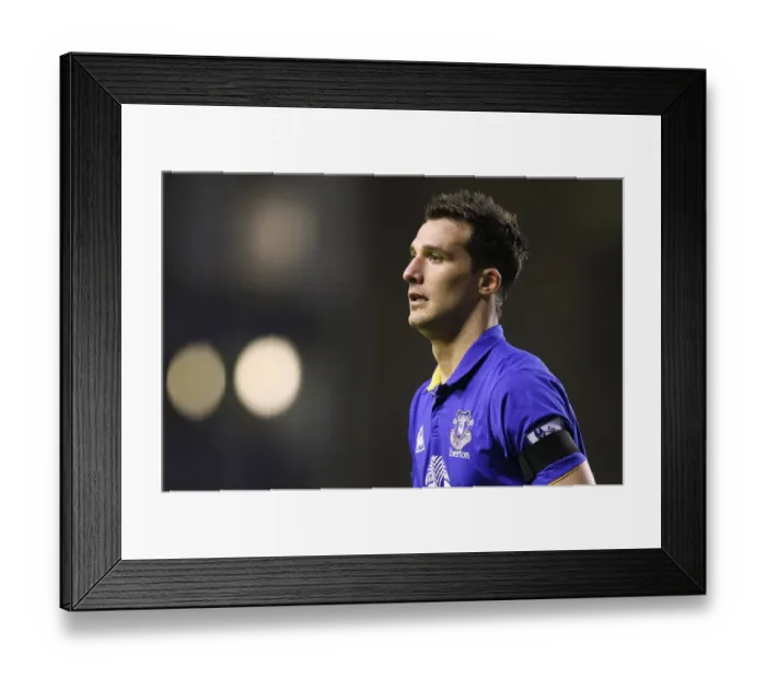 Framed Print : Apostolos Vellios Scores the Game-Winning Goal for Everton Against Stoke City (4 December 2011, Barclays Premier League) Framed Print : Apostolos Vellios Scores the Game-Winning Goal for Everton Against Stoke City (4 December 2011, Barclays Premier League)