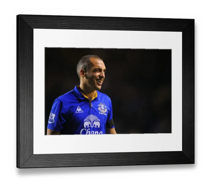 Framed Print : Determined Leon Osman Leads Everton to Victory: Everton vs Stoke City, Barclays Premier League (04 December 2011, Goodison Park)
