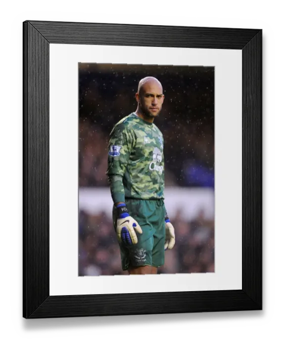 Framed Print : Tim Howard in Action: Everton vs Stoke City, Barclays Premier League, Goodison Park (December 2011) Framed Print : Tim Howard in Action: Everton vs Stoke City, Barclays Premier League, Goodison Park (December 2011)