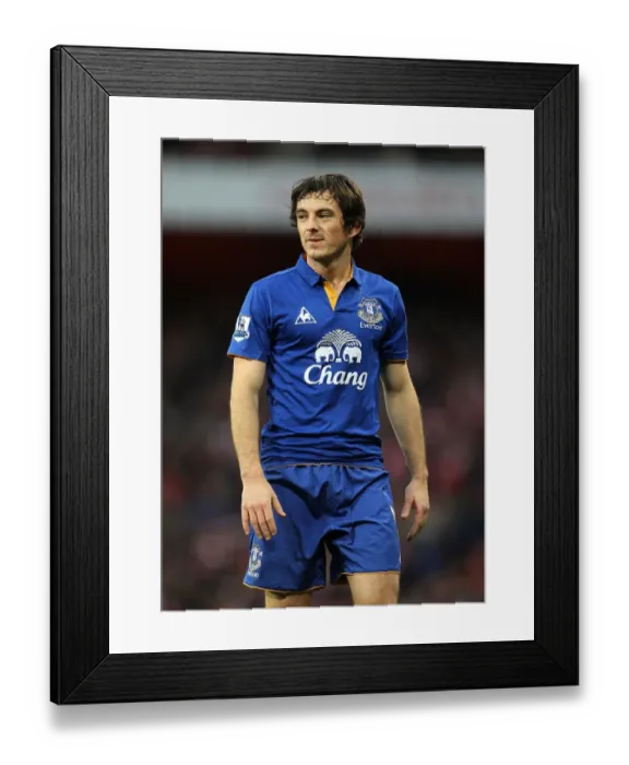 Framed Print : Everton vs. Arsenal Rivalry: Leighton Baines in Action, Premier League at Emirates Stadium (10 December 2011) Framed Print : Everton vs. Arsenal Rivalry: Leighton Baines in Action, Premier League at Emirates Stadium (10 December 2011)