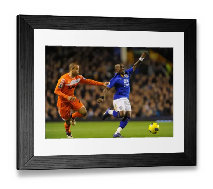 Framed Print : Battle for the Ball: Royston Drenthe vs Ashley Richards, Everton vs Swansea City, Premier League, Goodison Park (2011) Framed Print : Battle for the Ball: Royston Drenthe vs Ashley Richards, Everton vs Swansea City, Premier League, Goodison Park (2011)