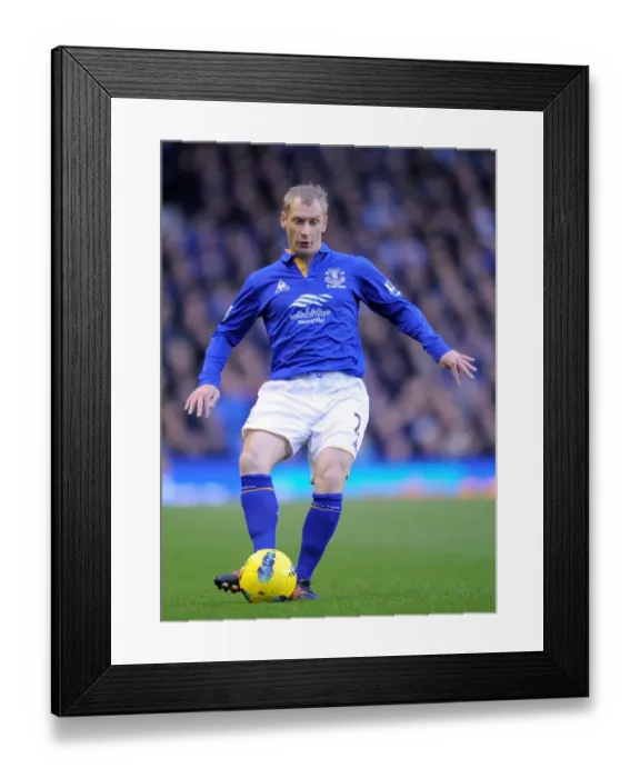 Framed Print : Tony Hibbert in Action: Everton vs Norwich City (17 December 2011) Framed Print : Tony Hibbert in Action: Everton vs Norwich City (17 December 2011)