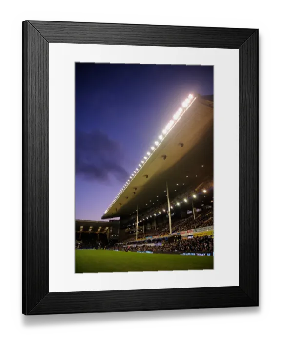 Framed Print : Everton vs Norwich City: Barclays Premier League Battle at Goodison Park (December 17, 2011)