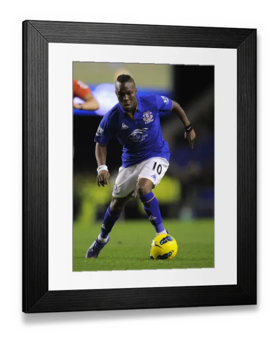 Framed Print : Royston Drenthe: In Action at Everton vs Norwich City (17 December 2011) Framed Print : Royston Drenthe: In Action at Everton vs Norwich City (17 December 2011)