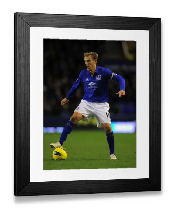 Framed Print : Phil Neville at Goodison Park: Everton vs Norwich City, Barclays Premier League (17 December 2011) Framed Print : Phil Neville at Goodison Park: Everton vs Norwich City, Barclays Premier League (17 December 2011)