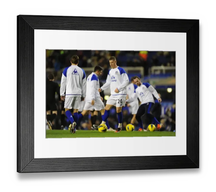 Framed Print : Everton FC: Ross Barkley and Team Mates Prepare for Everton v Swansea City at Goodison Park (Barclays Premier League, 21 December 2011) Framed Print : Everton FC: Ross Barkley and Team Mates Prepare for Everton v Swansea City at Goodison Park (Barclays Premier League, 21 December 2011)