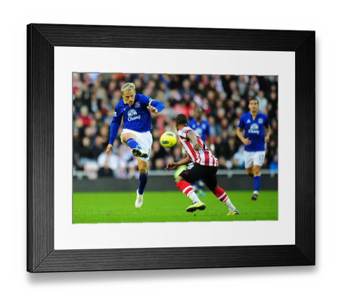 Framed Print : Phil Neville's Decisive Cross: Everton vs. Sunderland (Barclays Premier League, 26 December 2011) Framed Print : Phil Neville's Decisive Cross: Everton vs. Sunderland (Barclays Premier League, 26 December 2011)