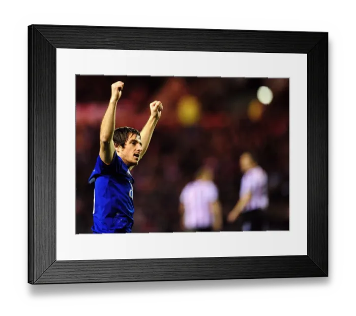 Framed Print : December Drama: Leighton Baines's Penalty Secures Everton's Victory at Sunderland's Stadium of Light (Barclays Premier League, 2011) Framed Print : December Drama: Leighton Baines's Penalty Secures Everton's Victory at Sunderland's Stadium of Light (Barclays Premier League, 2011)