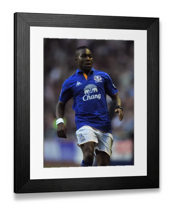 Framed Print : Everton's Royston Drenthe in Action: Premier League Clash Against Sunderland (December 2011)