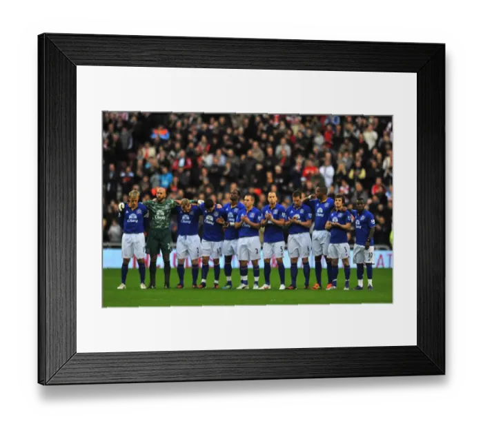 Framed Print : Everton Honors: A Minute's Applause Before Sunderland vs. Everton, Barclays Premier League (December 2011) Framed Print : Everton Honors: A Minute's Applause Before Sunderland vs. Everton, Barclays Premier League (December 2011)