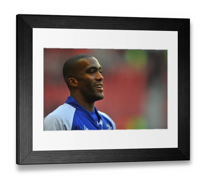 Framed Print : Sylvain Distin in Action: Everton vs. Sunderland, Barclays Premier League (December 2011) Framed Print : Sylvain Distin in Action: Everton vs. Sunderland, Barclays Premier League (December 2011)